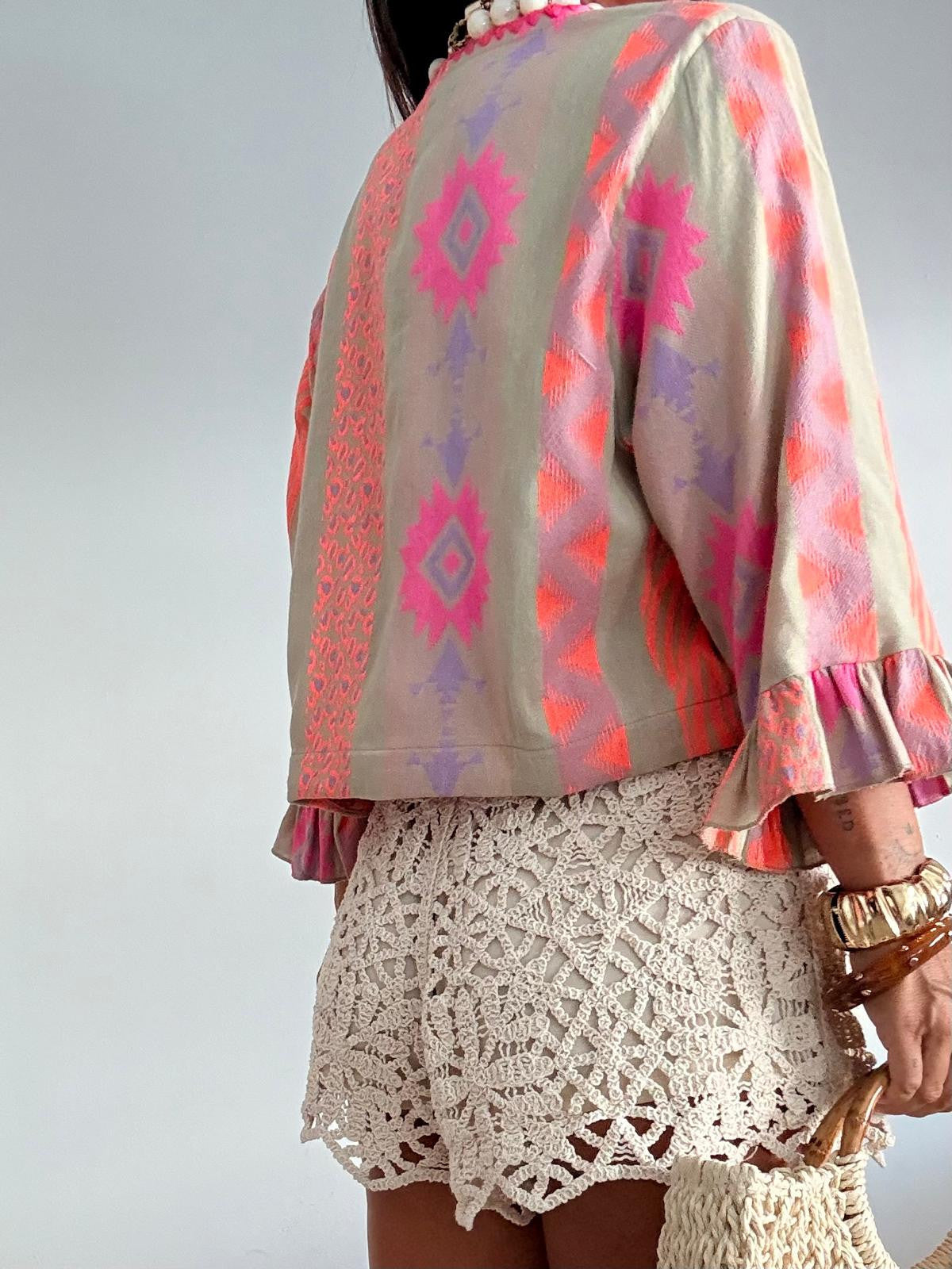 CHAQUETITA CORTA FLÚOR BOHEME TAUPE