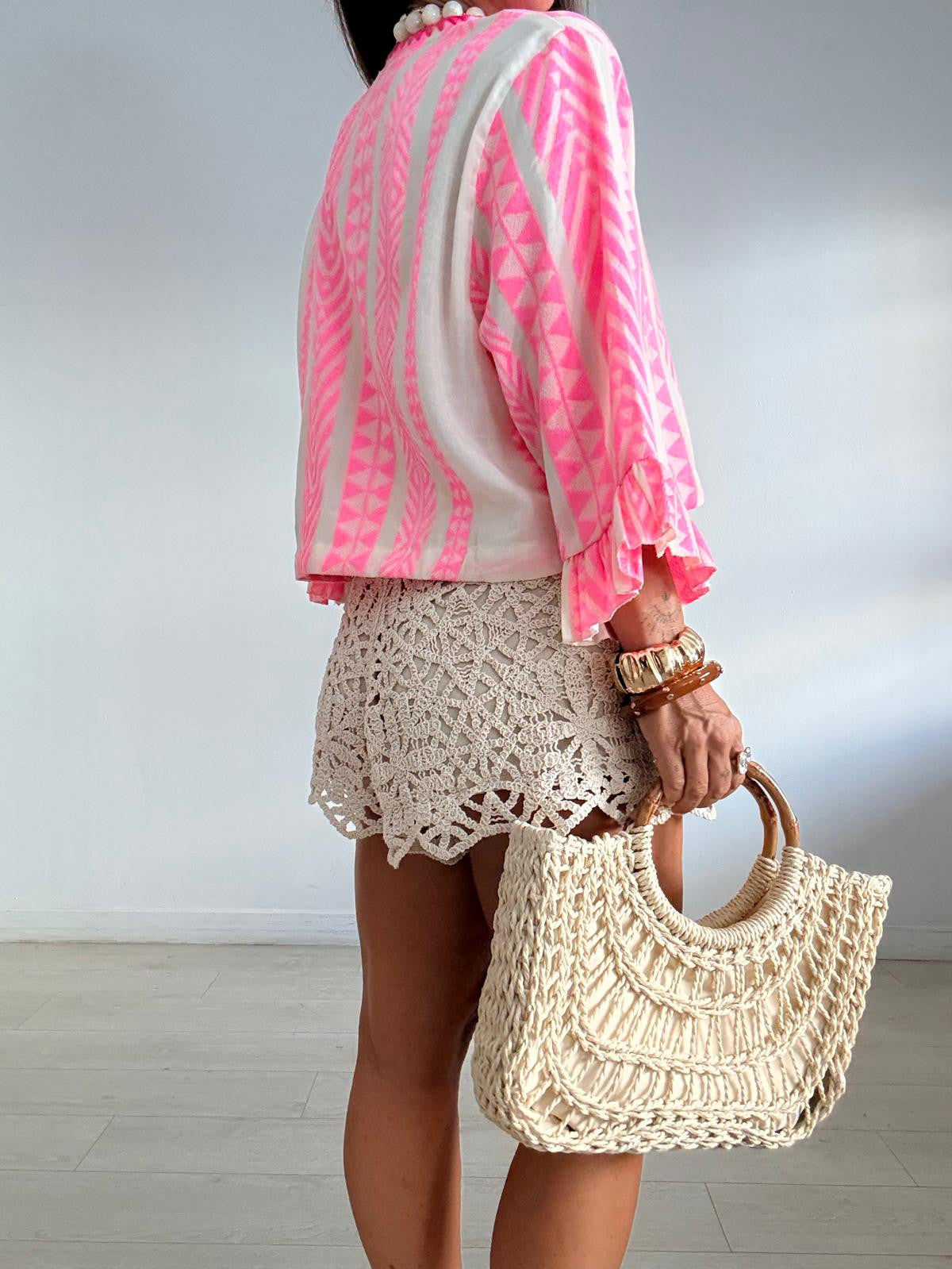 CHAQUETITA CORTA FLÚOR TRIBAL ROSA