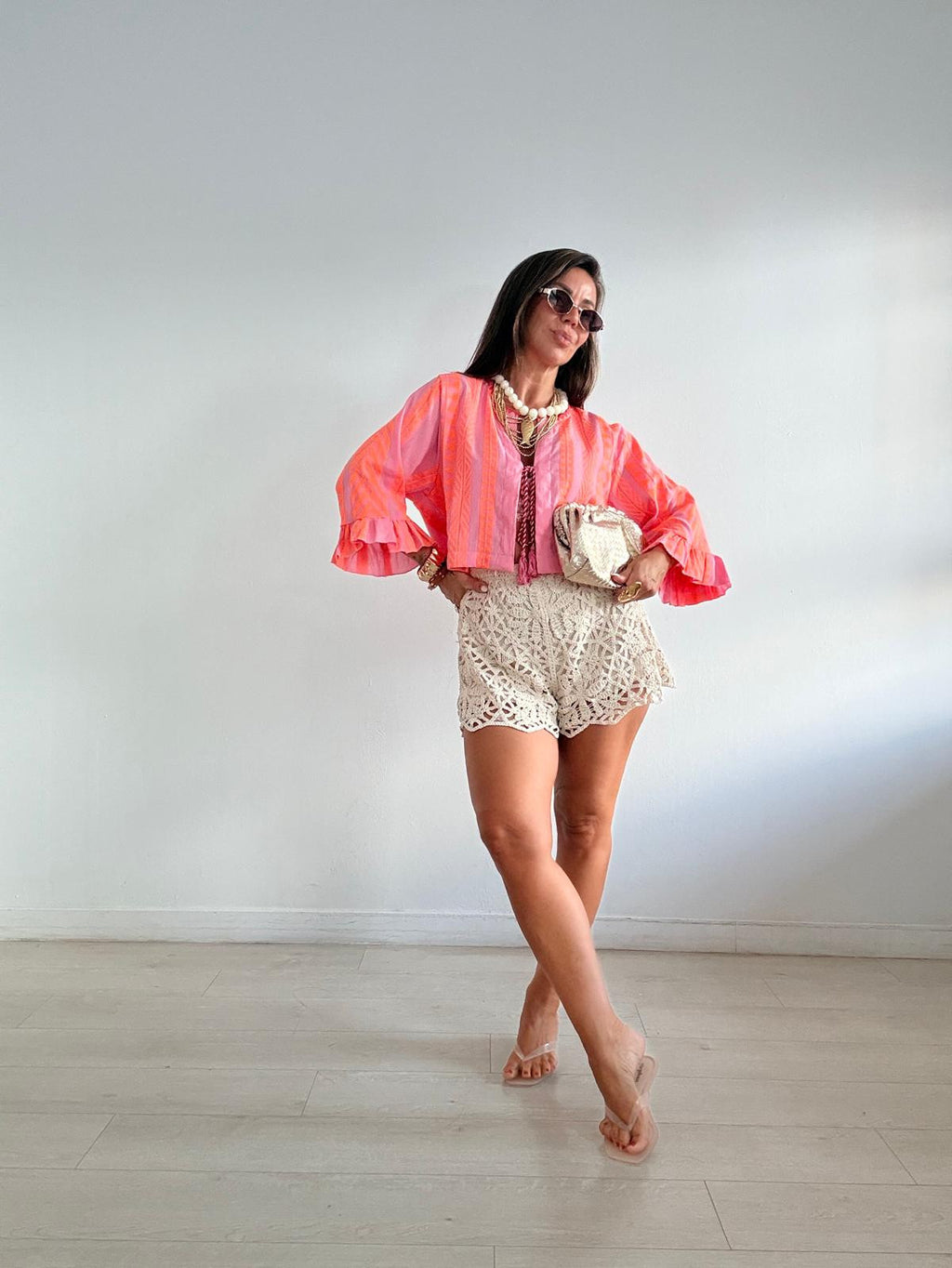 CHAQUETITA CORTA FLÚOR TRIBAL NARANJA Y ROSA