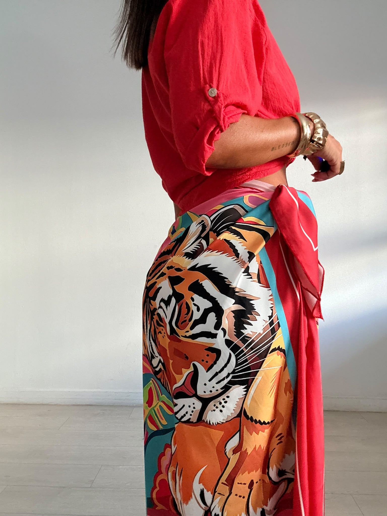 FALDA LARGA SATÉN LAZADA TIGRE CORAL