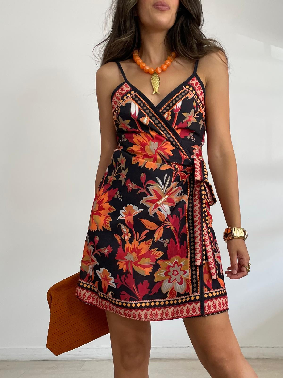 VESTIDO PAREO LAZADA LATERAL FLORES
