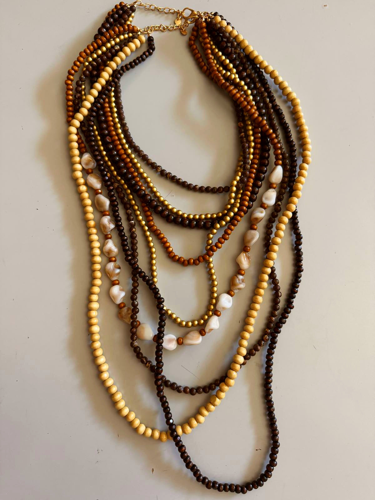 COLLAR MULTICAPA BOHO PIEDRECITAS