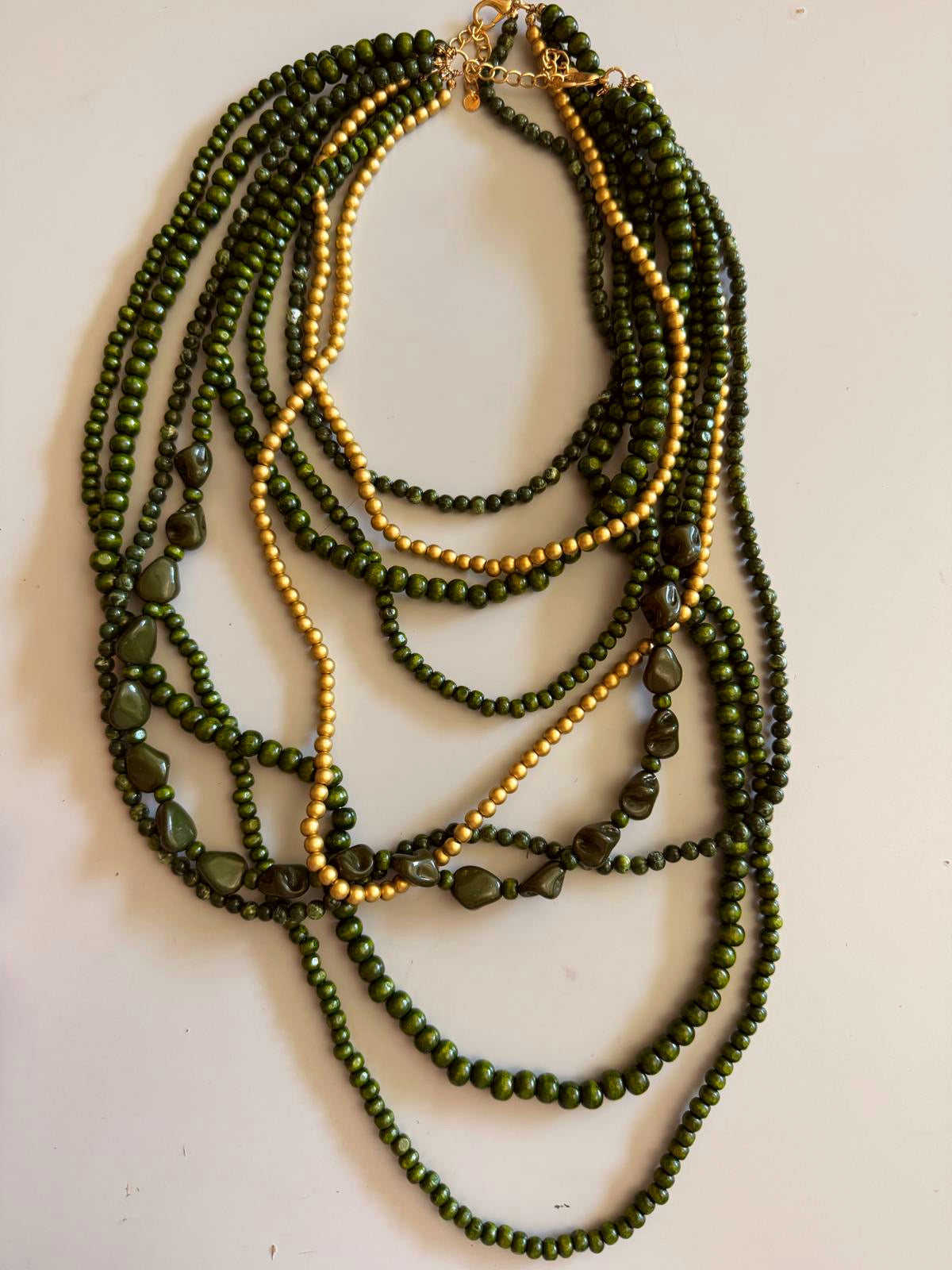 COLLAR MULTICAPA BOHO VERDE