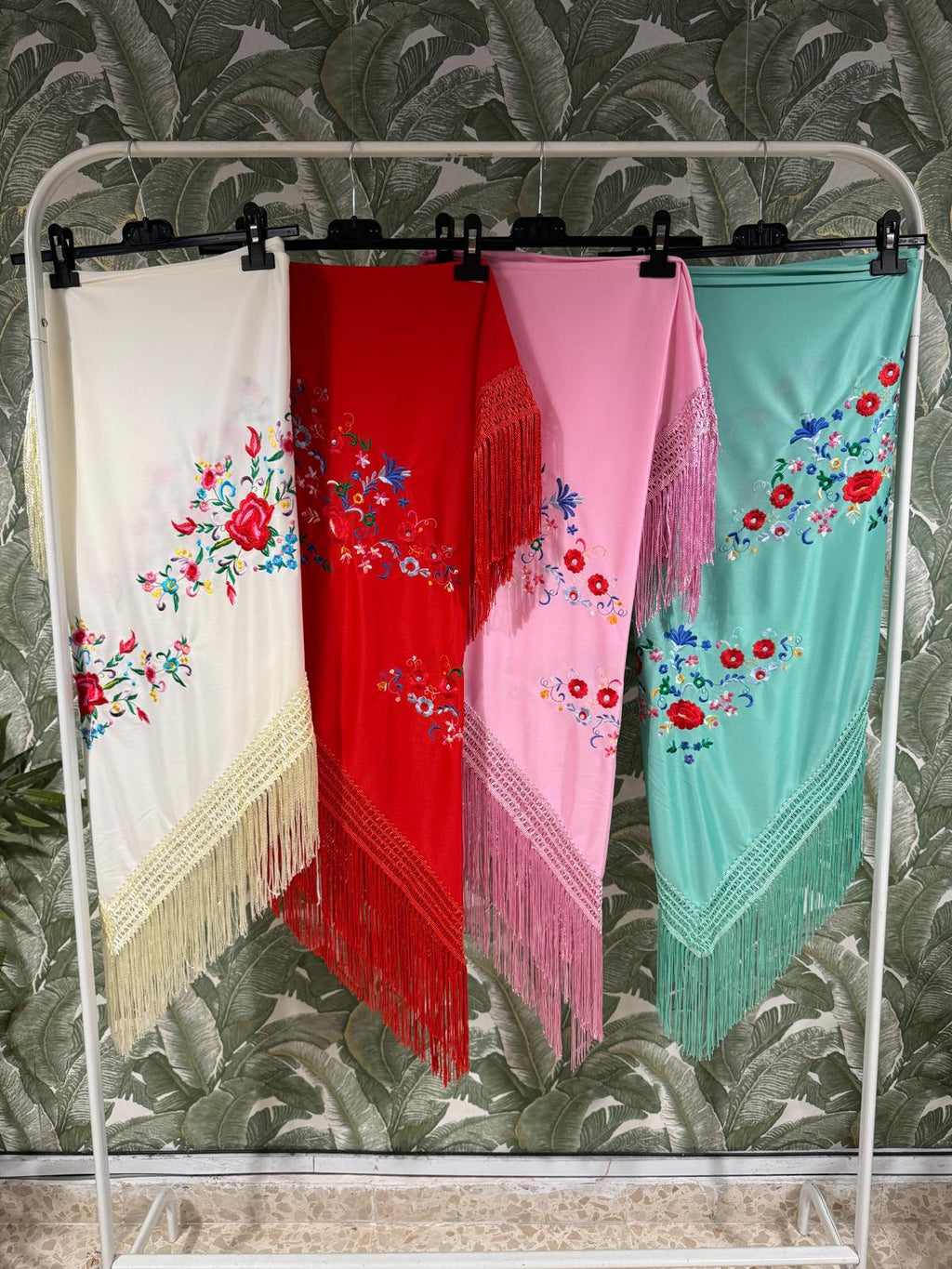 MANTÓN FLECOS Y FLORES