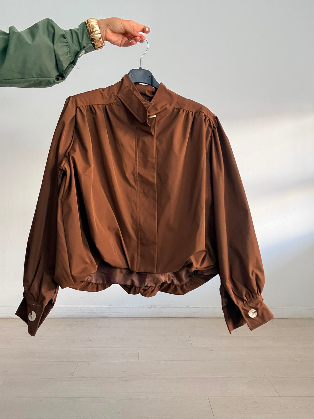 BOMBER ABOTONADA