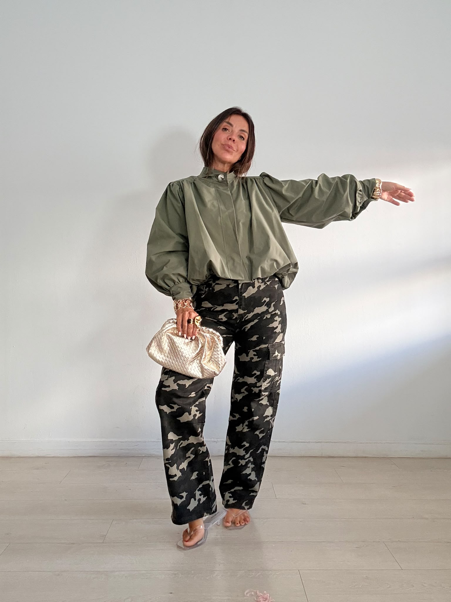 BOMBER ABOTONADA