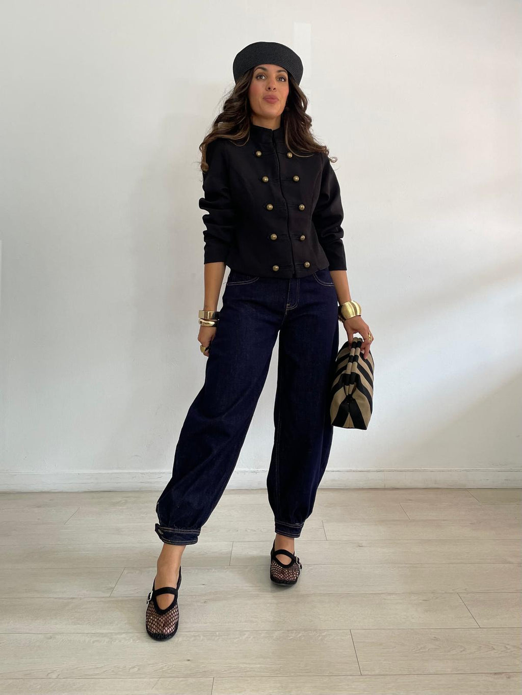 JEANS OSCUROS COGIDOS AL TOBILLO