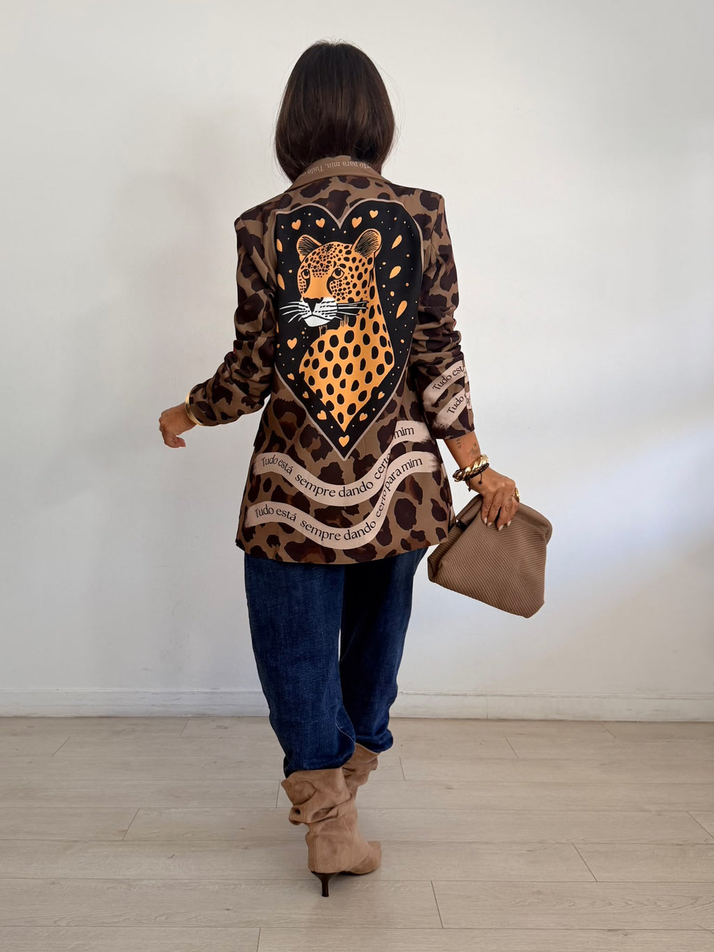 MAXI BLAZER LEOPARDO CORAZÓN ESPALDA