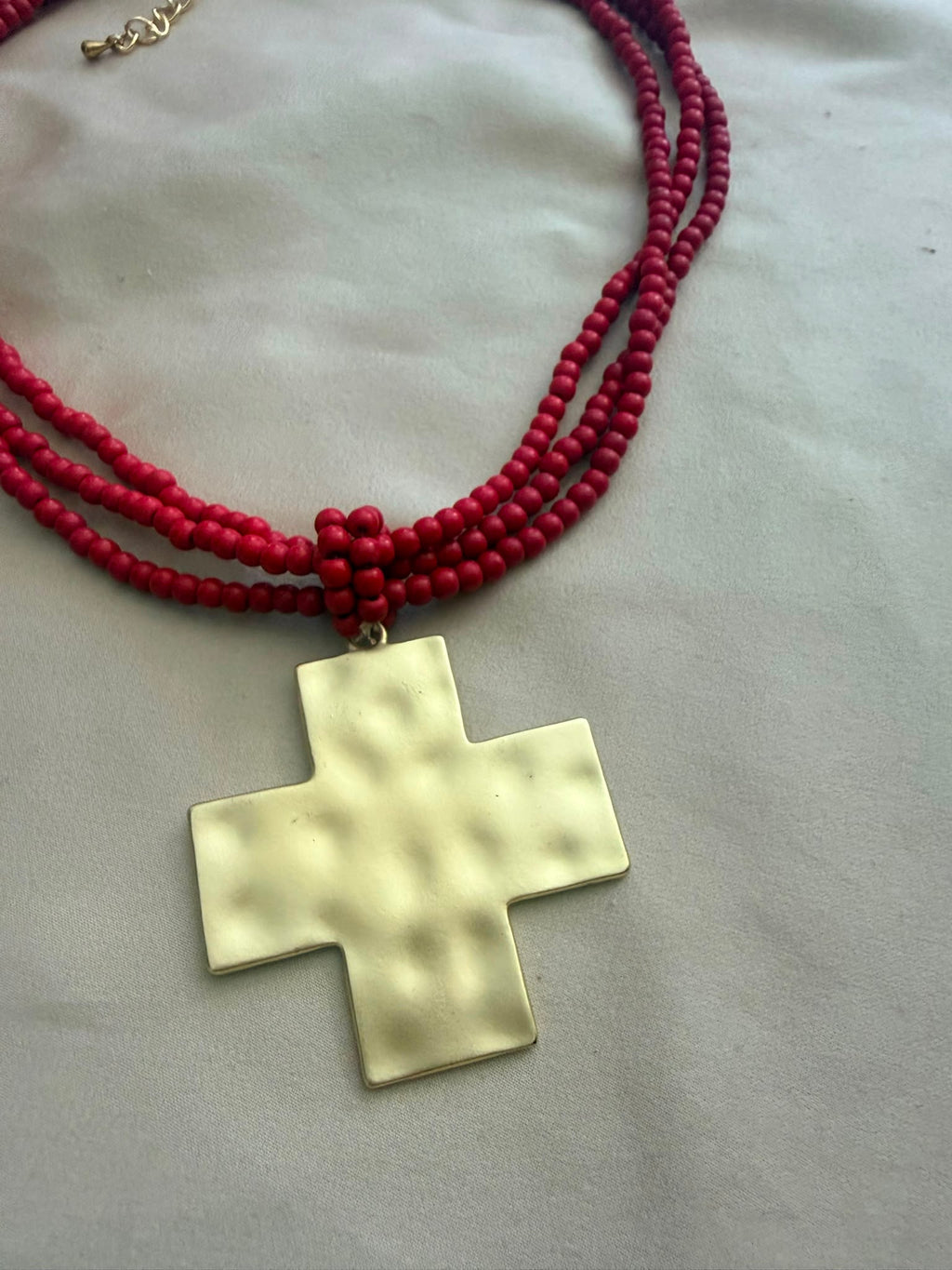COLLAR BOLITAS ROJAS+CRUZ DORADA