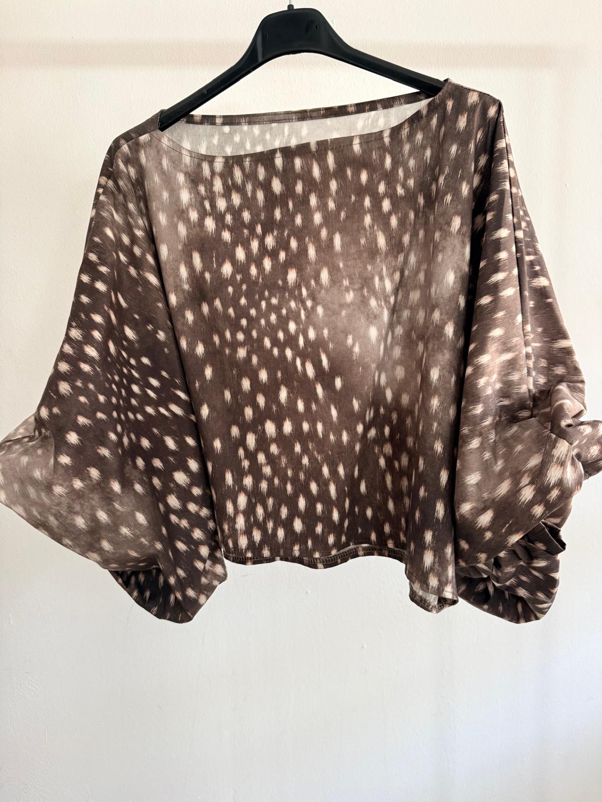 BLUSA BASIC CORTA FELINE