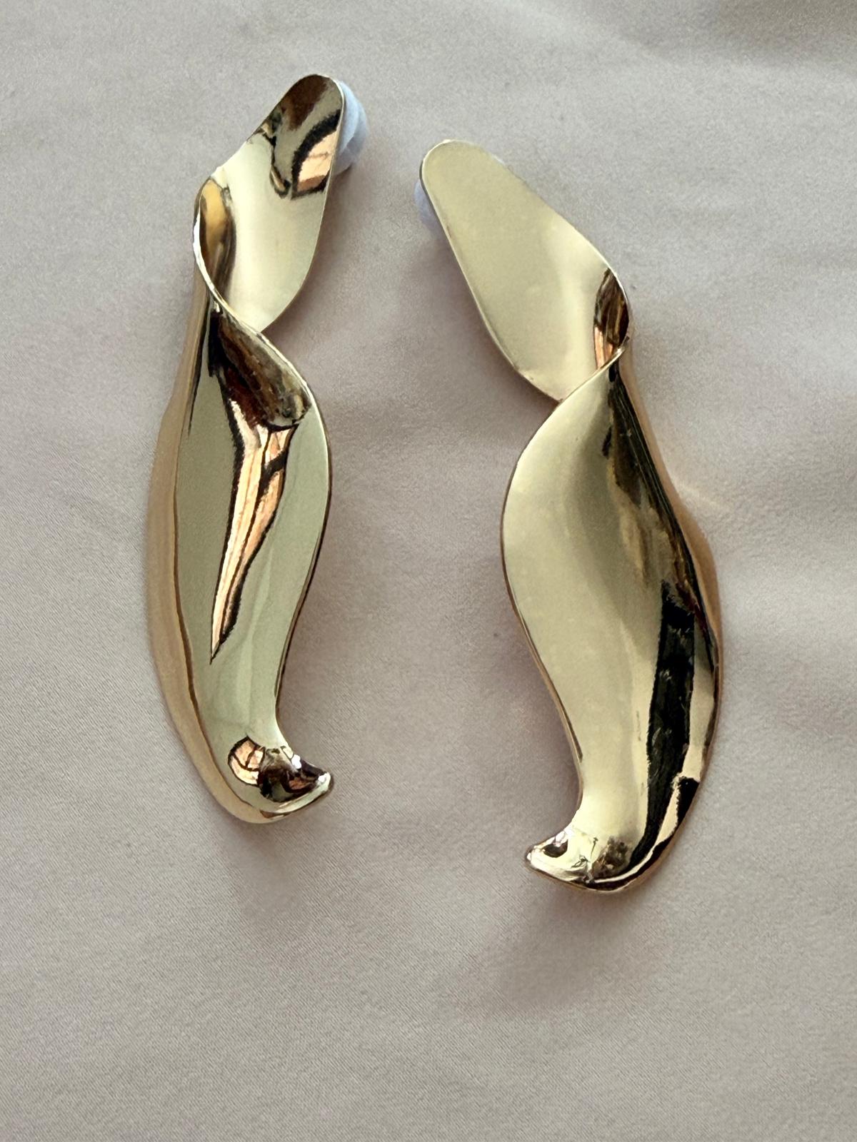 PENDIENTES GOLDEN ONDULADOS
