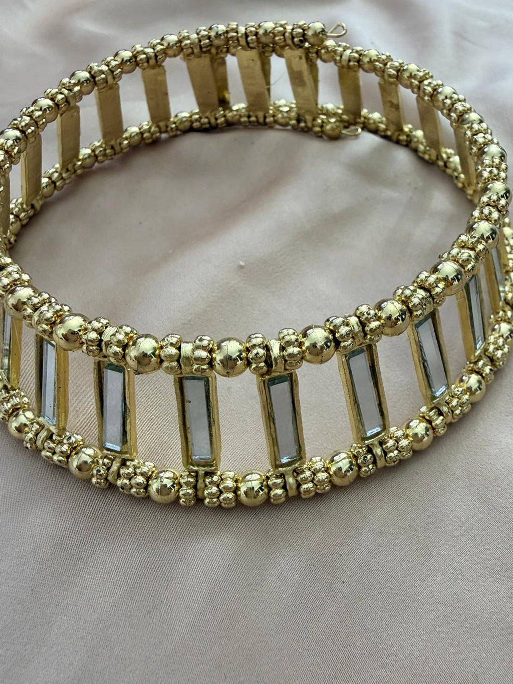 CHOKER PERLAS DORADAS & ESPEJITOS