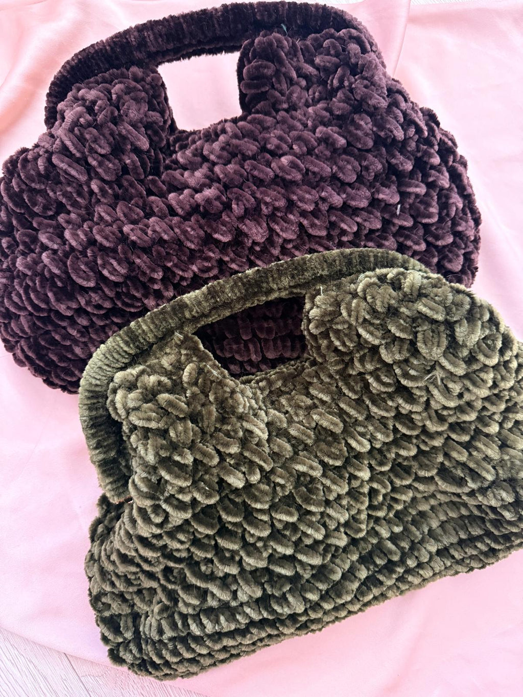 BOLSO MANO EFECTO TERCIOPELO