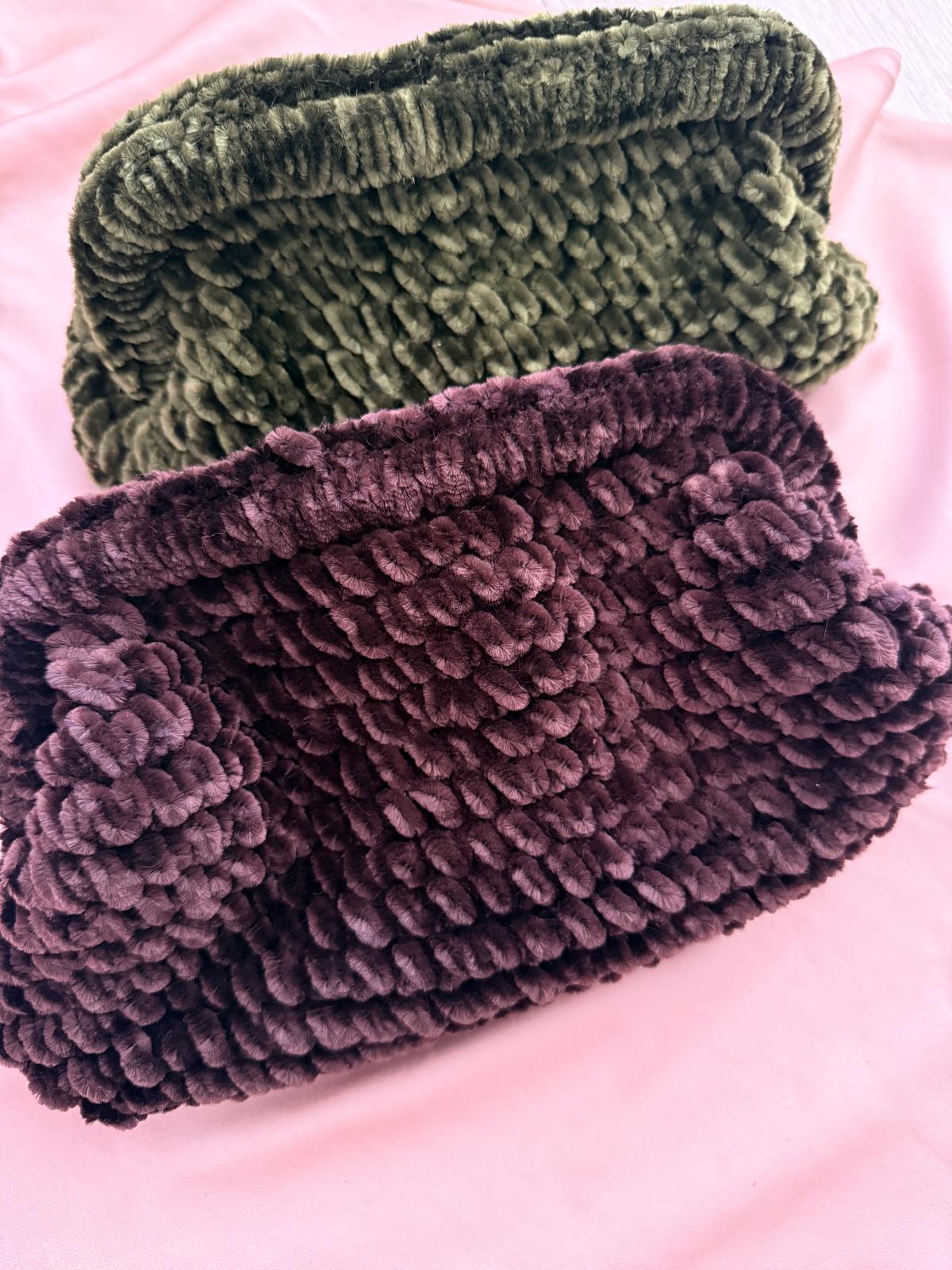 BOLSO CLUTCH EFECTO TERCIOPELO