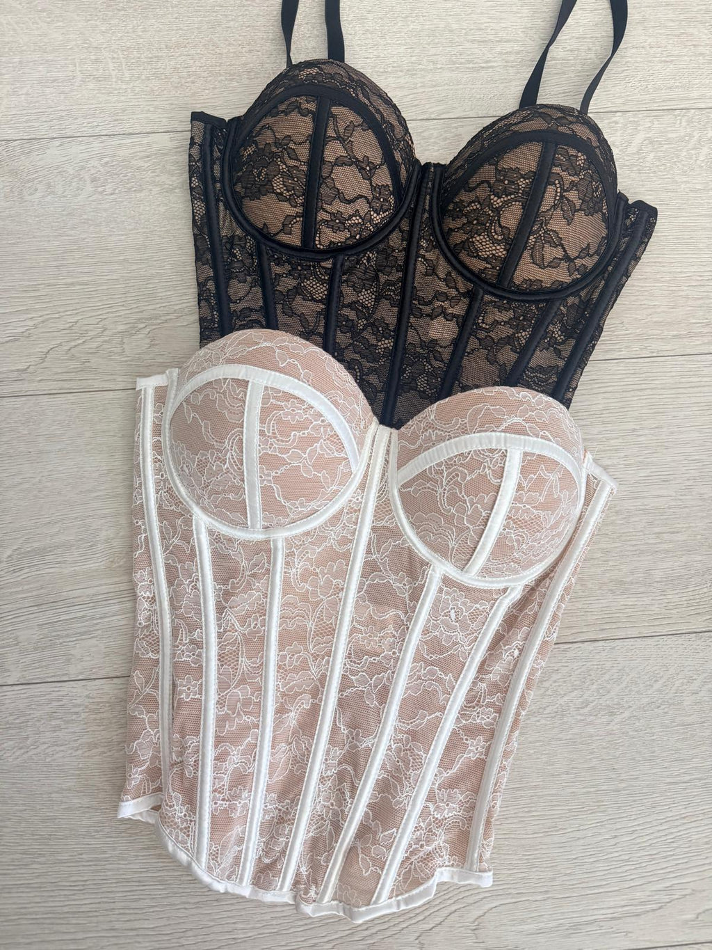 CORSET ENCAJE YARA