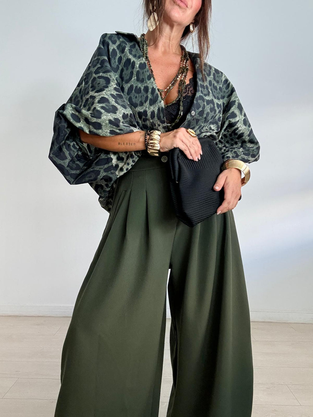 BLUSDA OVERSIZE ABOTONADA JAGUARD
