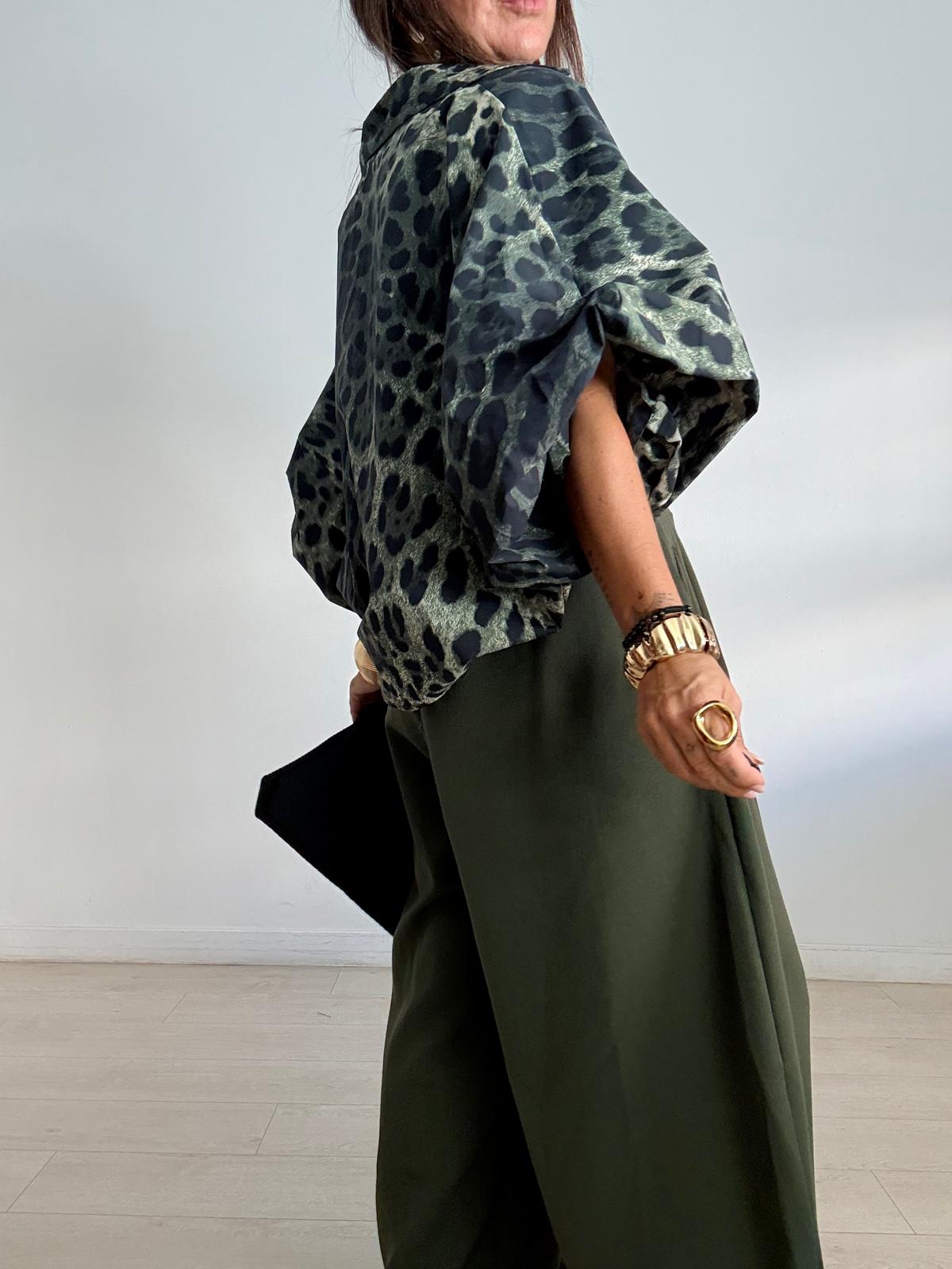 BLUSDA OVERSIZE ABOTONADA JAGUARD