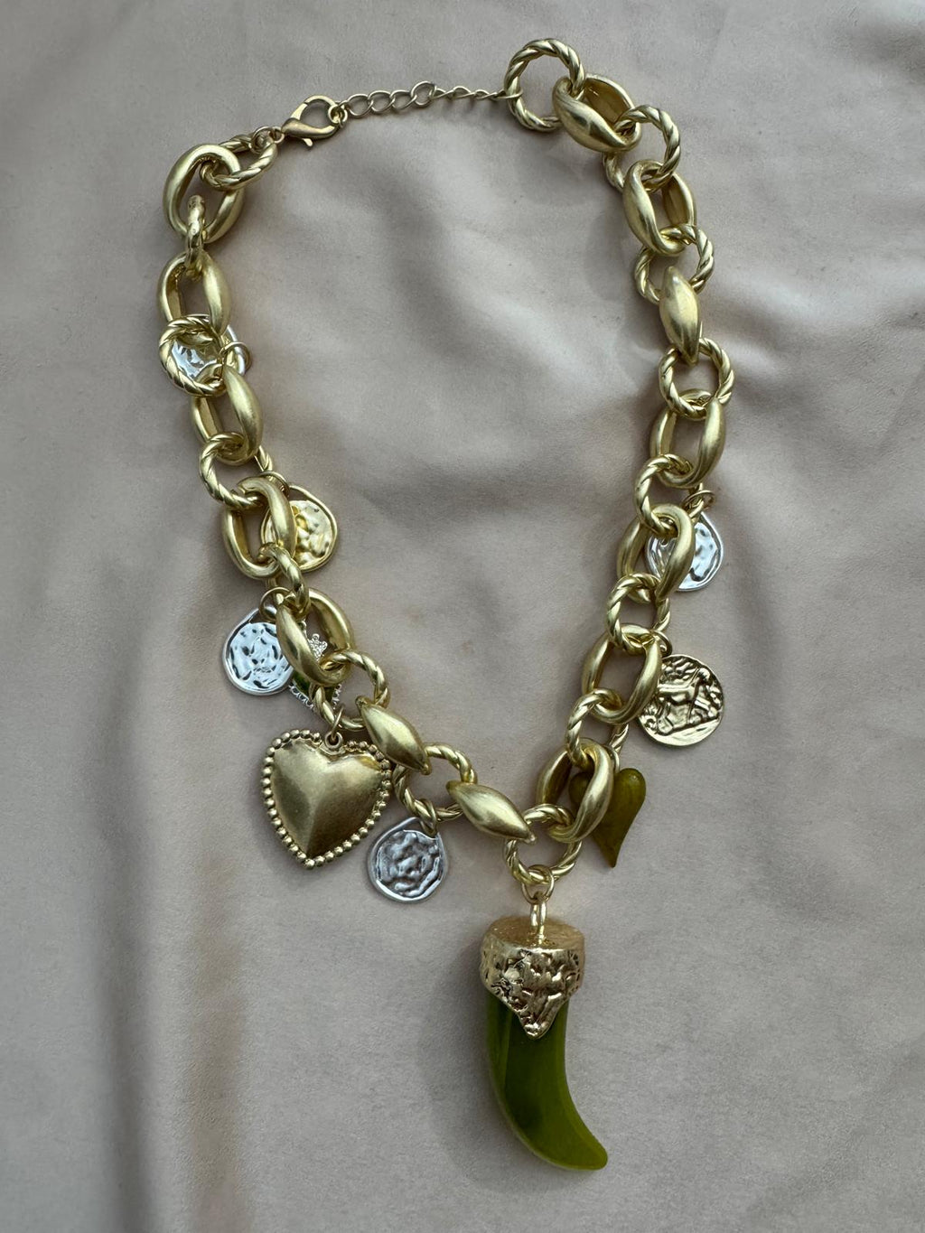 COLLAR CUERNO & MONEDAS