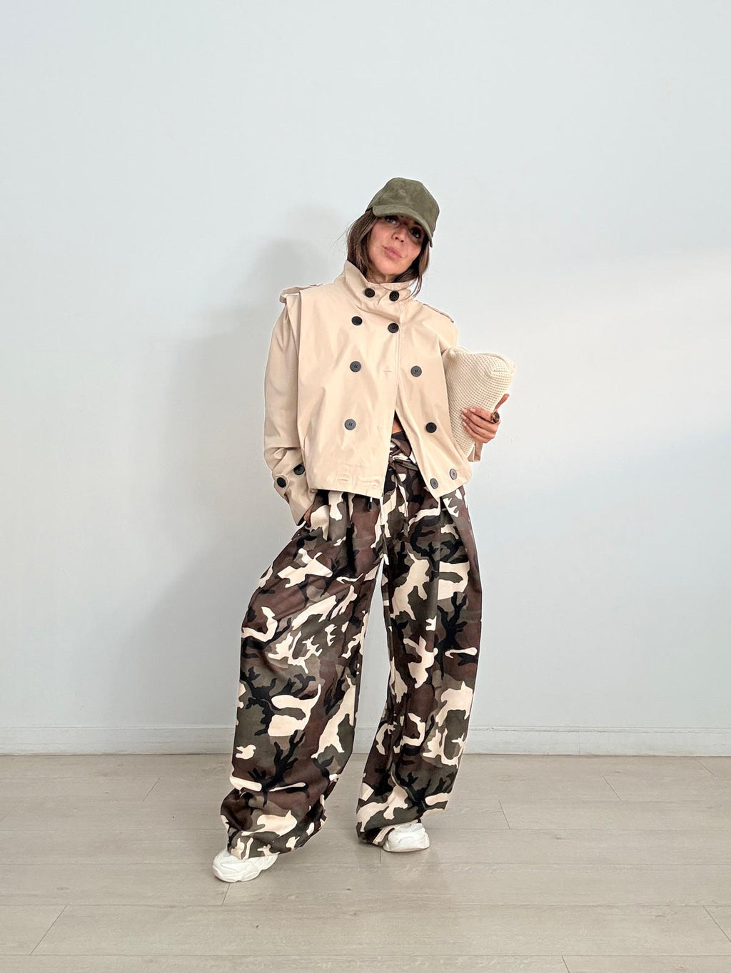 PANTALÓN CINTURA PICOS CAMUFLAJE