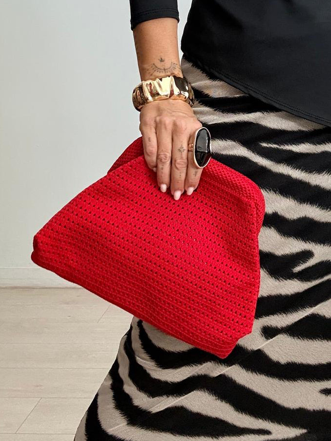 BOLSO CLUTCH PERFORADO