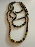 COLLAR MULTICAPA CUENTAS VERDE