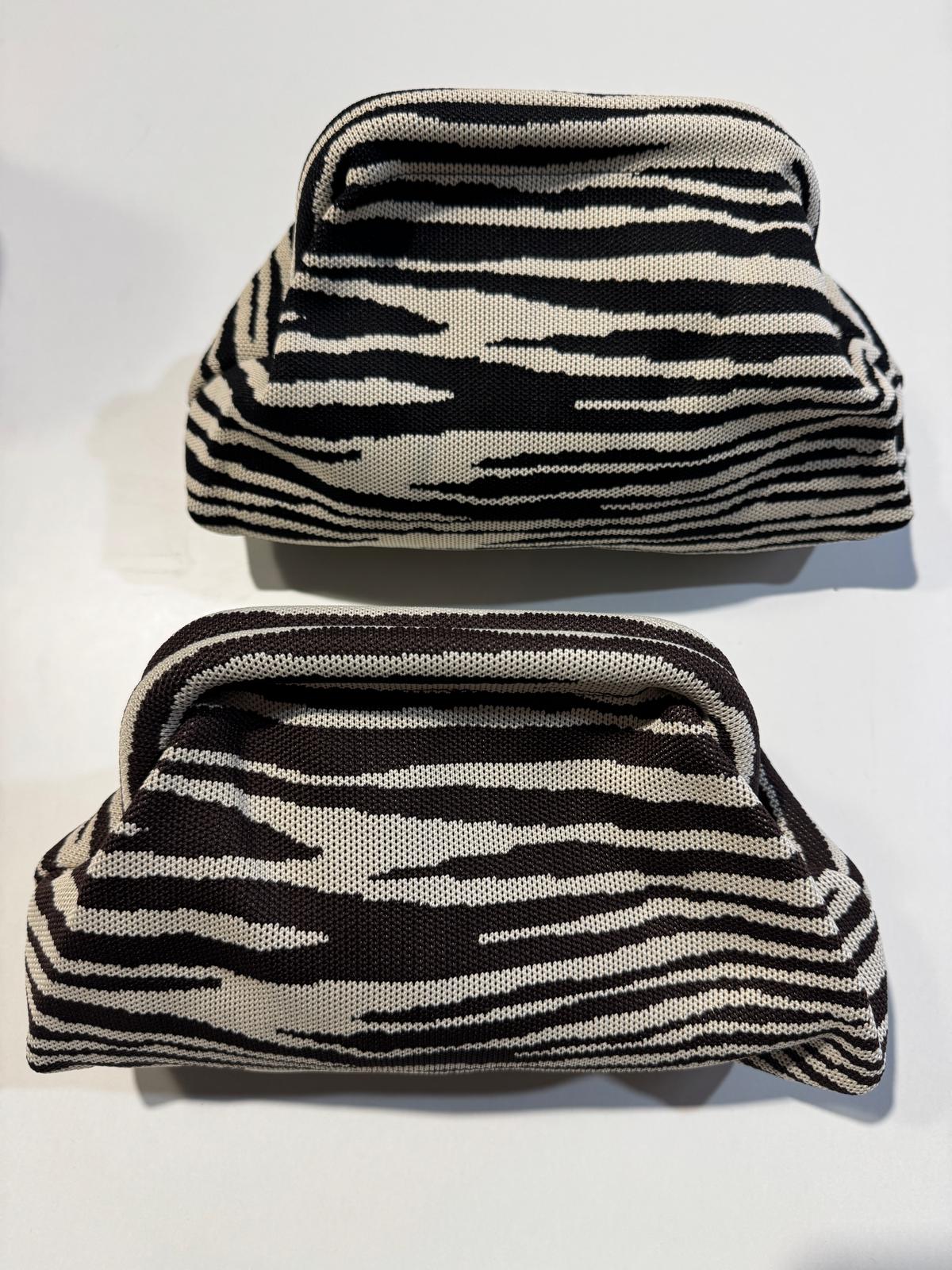 BOLSO CLUTCH CEBRA