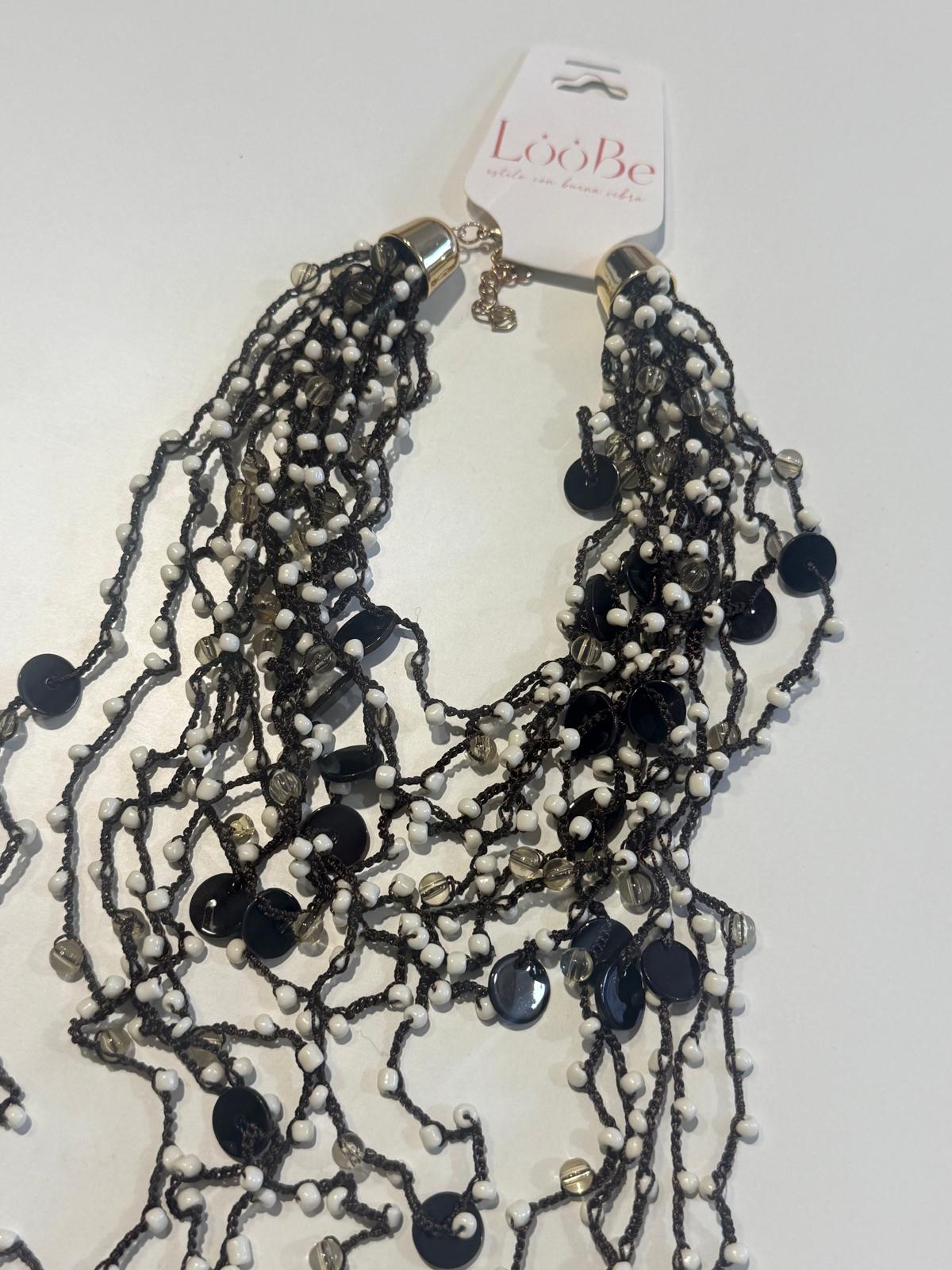 COLLAR MULTI ABALORIOS BLANCO Y NEGRO
