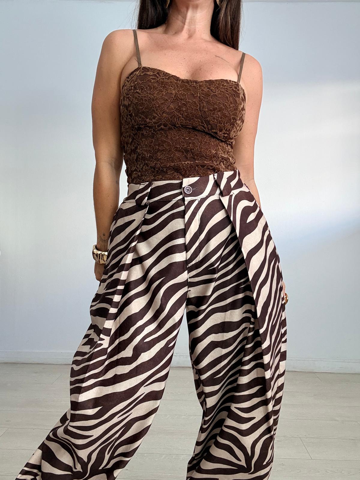 PANTALÓN BARREL ANIMAL PRINT
