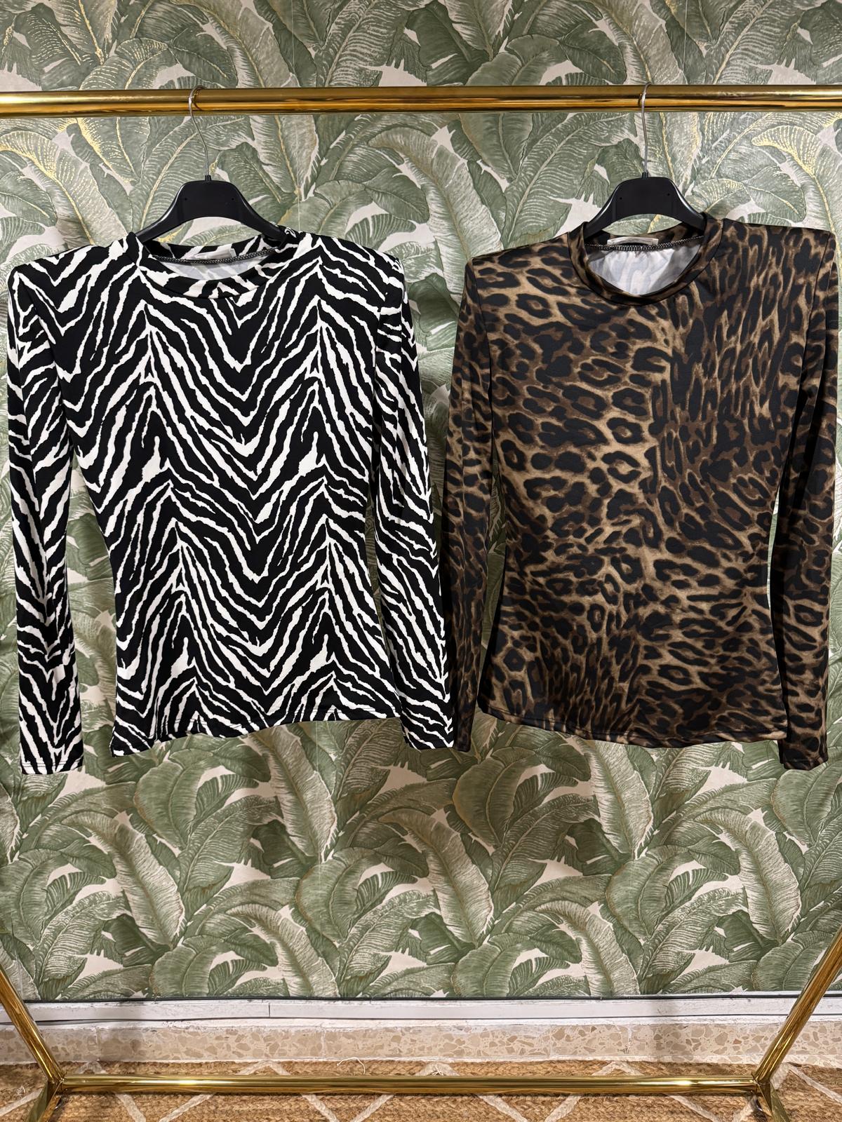 CAMISETA MANGA LARGA LICRA Y HOMBRERAS ANIMAL PRINT