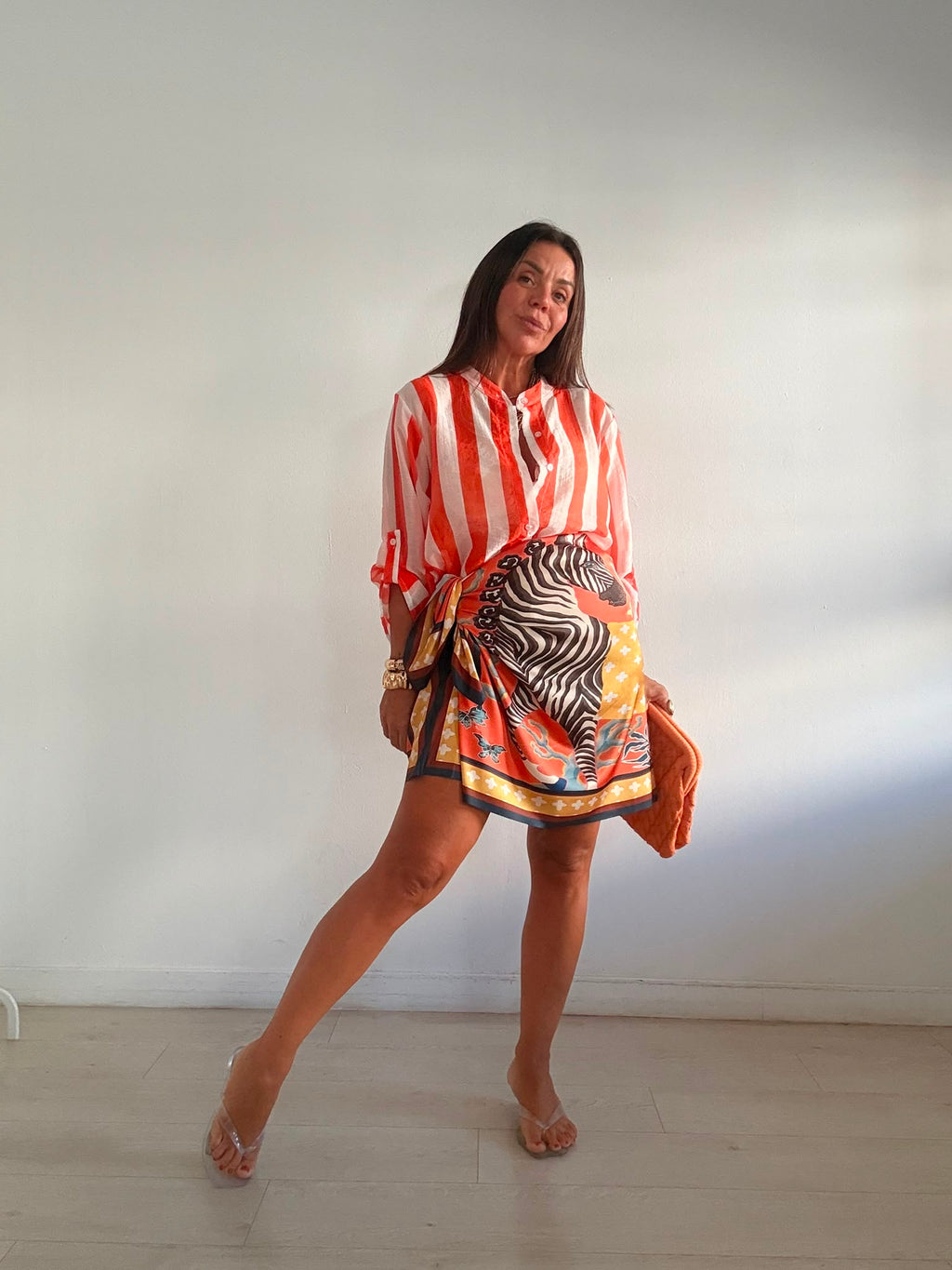 FALDA CORTA SATÉN  ZEBRA Y FLORES