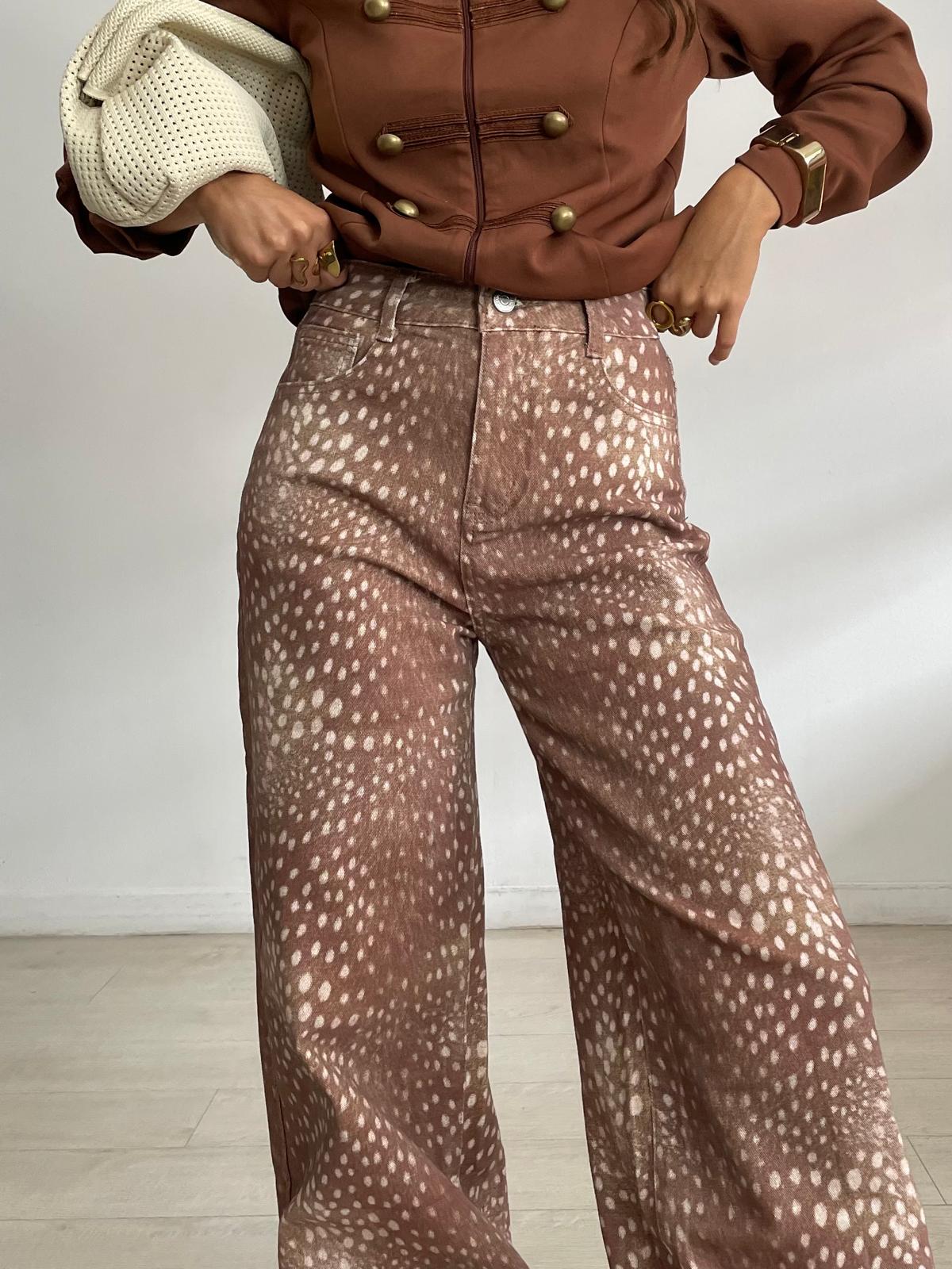 PANTALÓN VAQUERO MANCHITAS MARRÓN