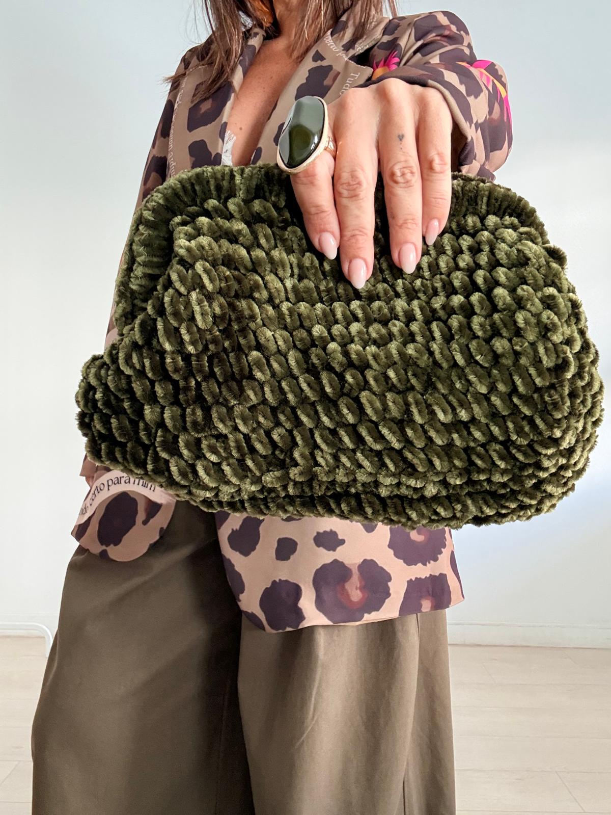 BOLSO CLUTCH EFECTO TERCIOPELO