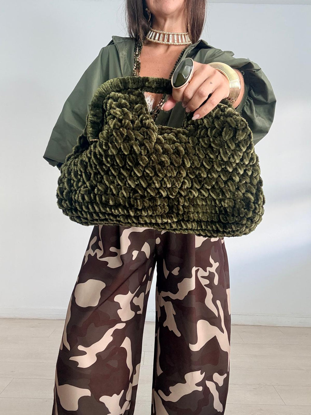 BOLSO MANO EFECTO TERCIOPELO