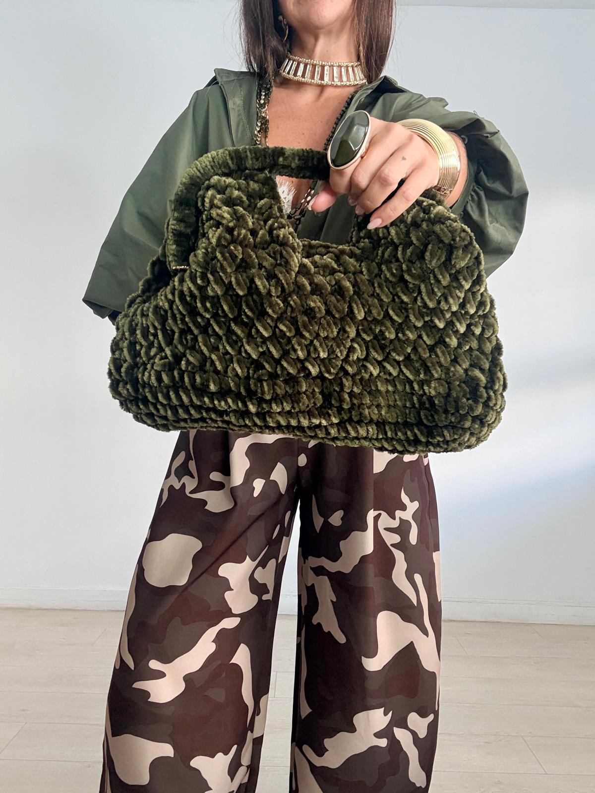 BOLSO MANO EFECTO TERCIOPELO