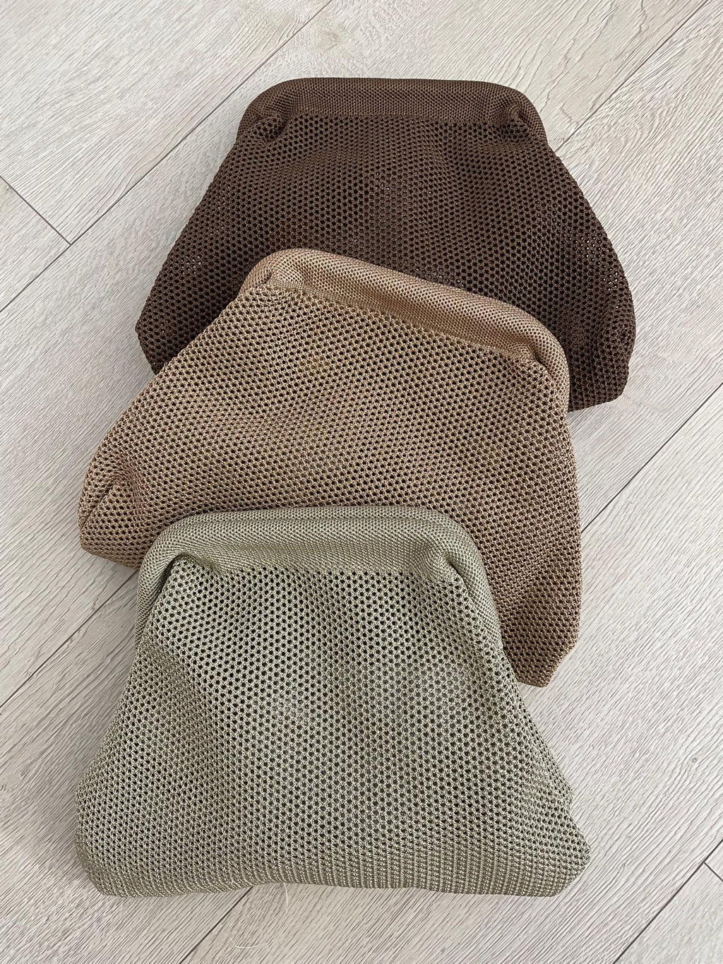 BOLSO CLUTCH BRILLO
