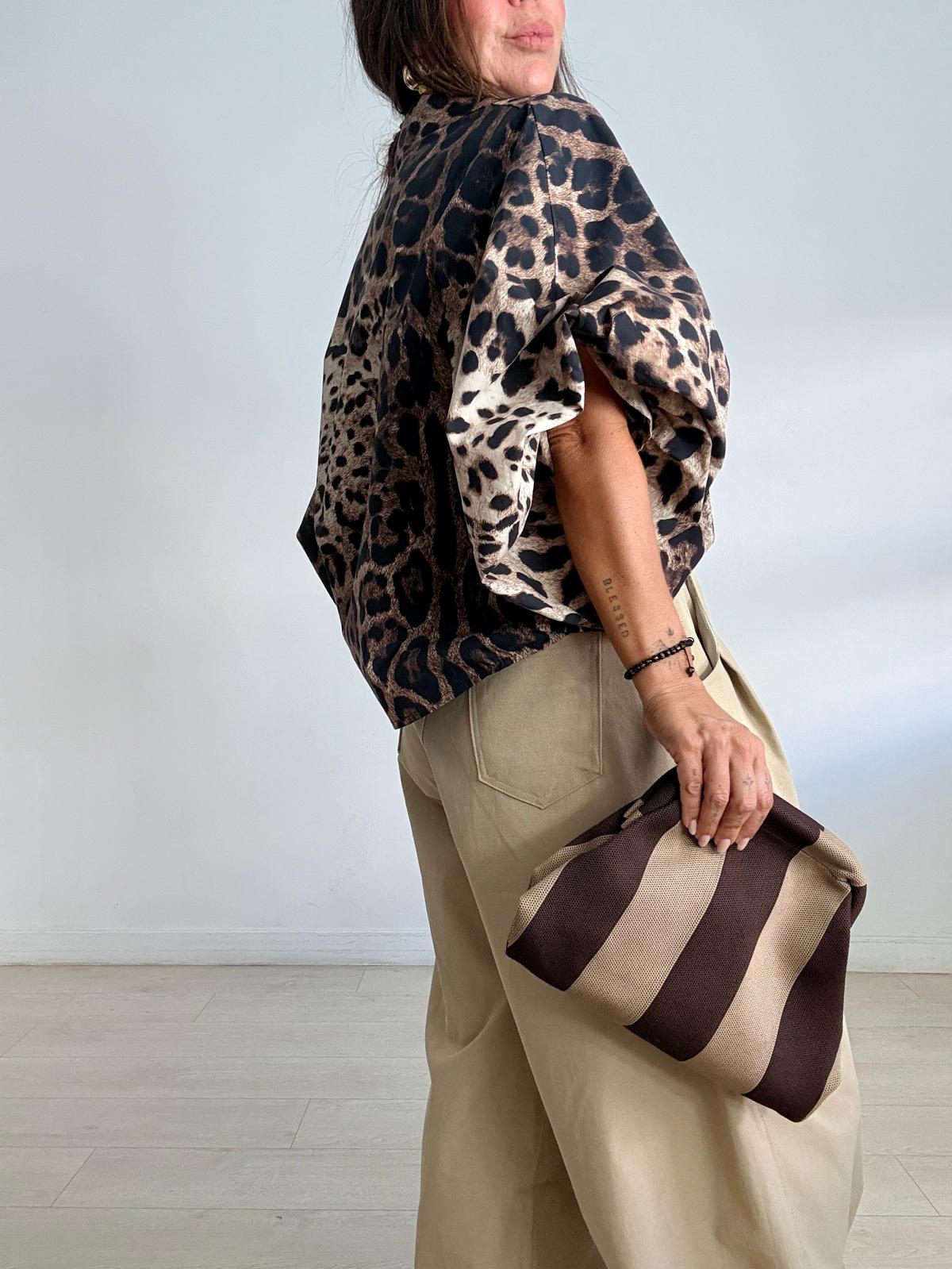BLUSDA OVERSIZE ABOTONADA JAGUARD