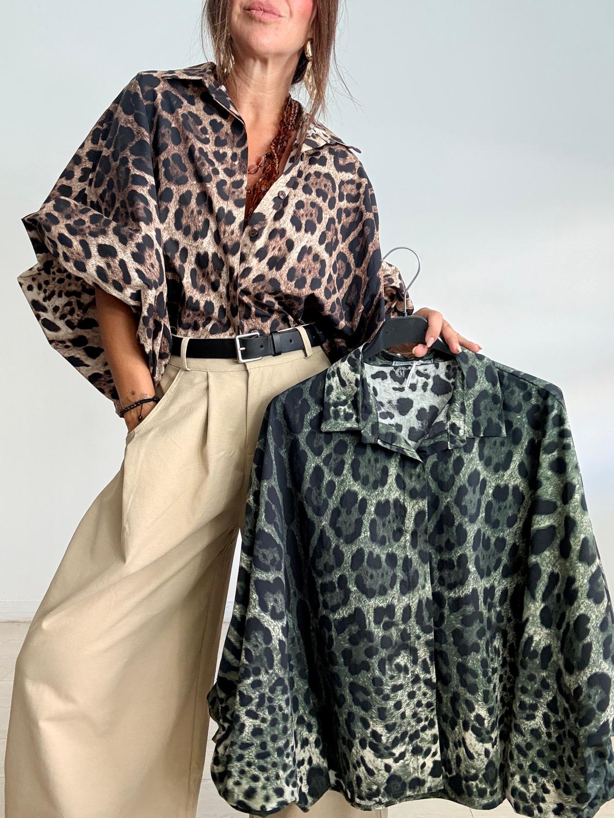 BLUSDA OVERSIZE ABOTONADA JAGUARD