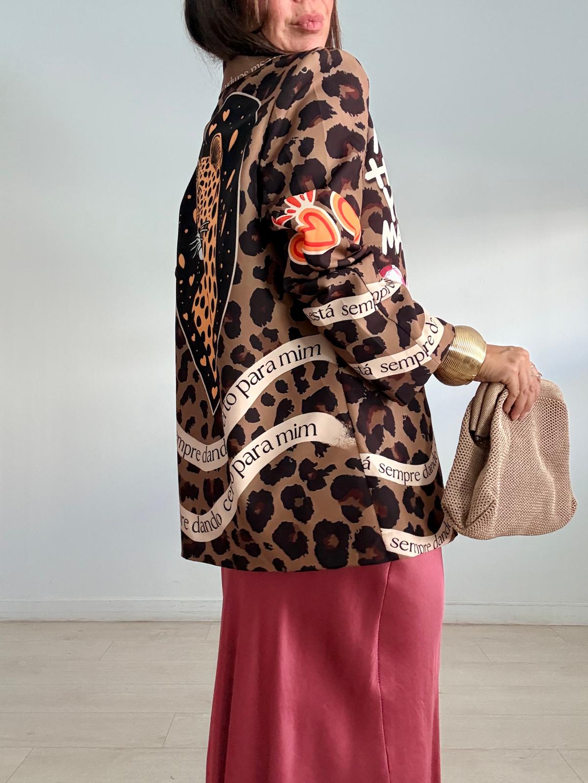 MAXI BLAZER LEOPARDO CORAZÓN ESPALDA