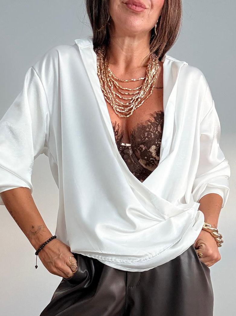 BLUSA SATINADA + BOTÓN CRUZADO