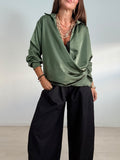 BLUSA SATINADA + BOTÓN CRUZADO
