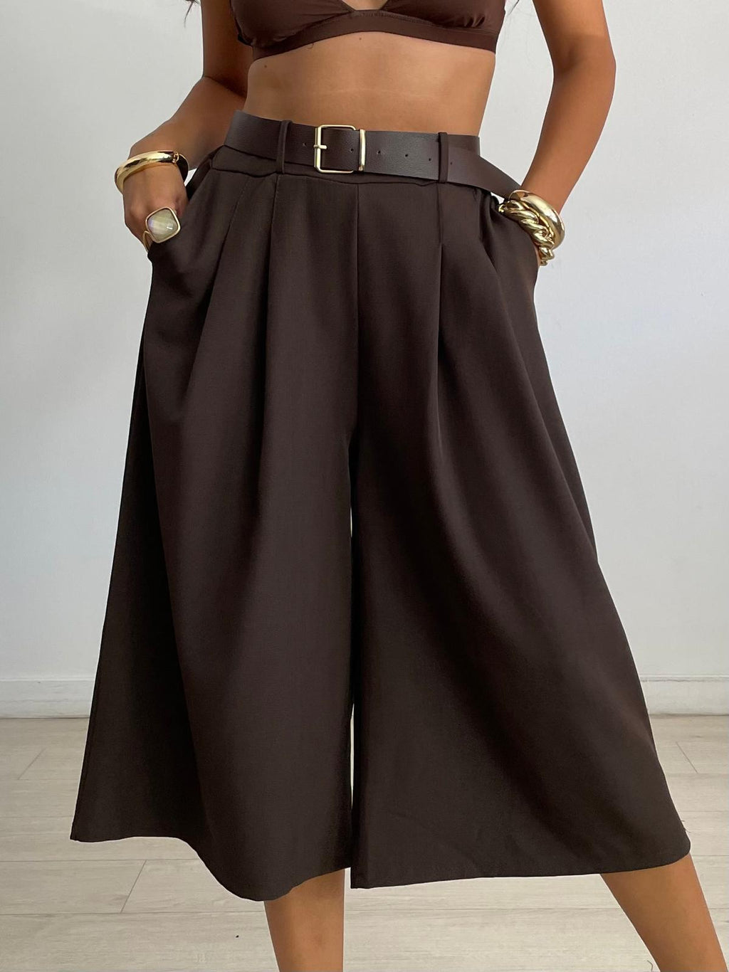 PANTALÓN MIDI CON CINTURÓN