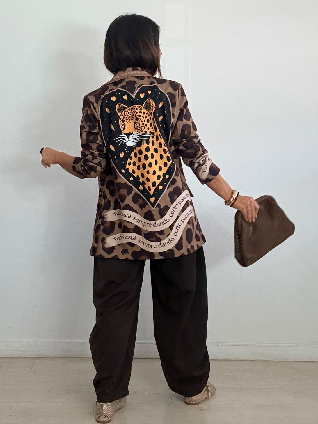 MAXI BLAZER LEOPARDO CORAZÓN ESPALDA