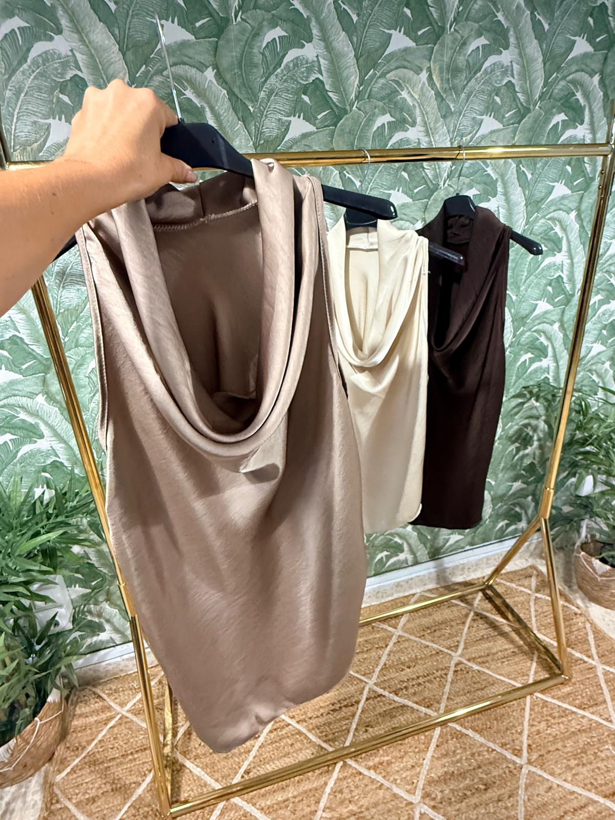 BLUSA SATÉN PICO