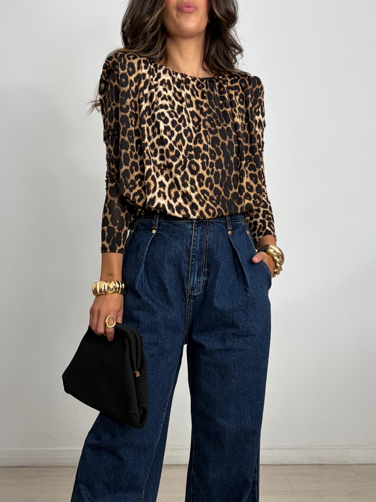 CAMISETA LICRA + HOMBRERAS LEOPARDO