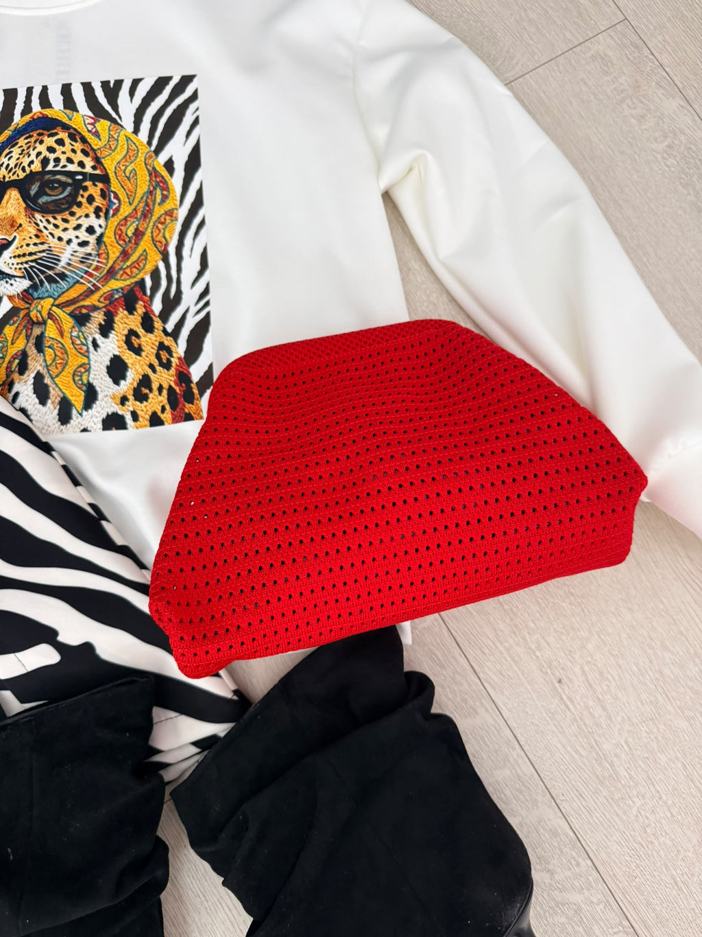 BOLSO CLUTCH PERFORADO