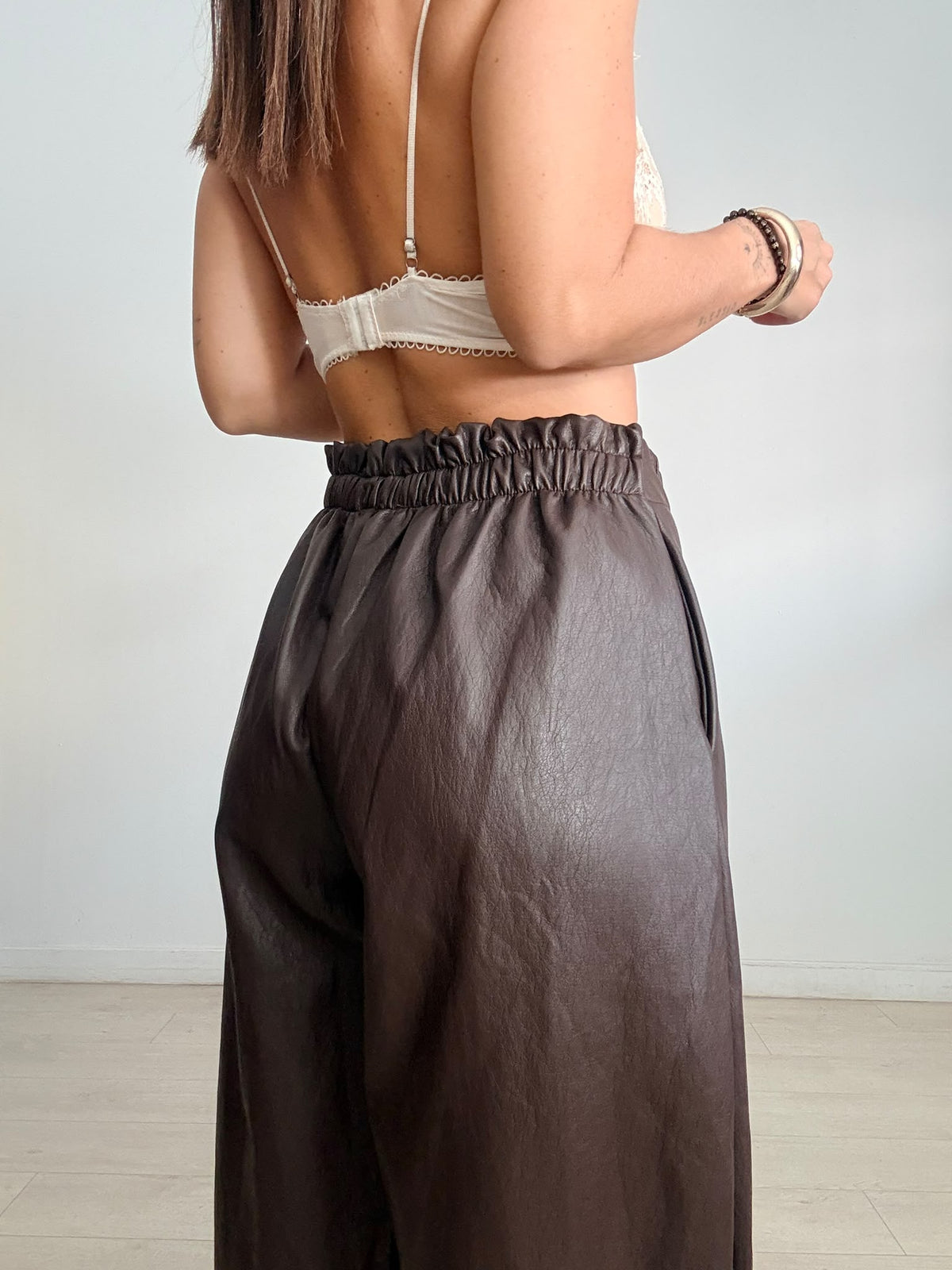 PANTALÓN BOTONES EFECTO PIEL BALLOON