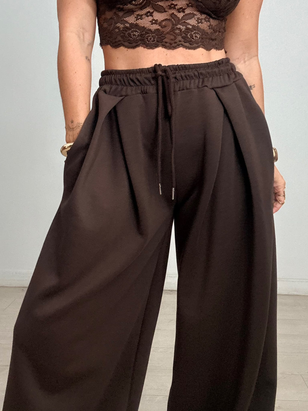 PANTALÓN JOGGER SUAVE PINZAS ELLE