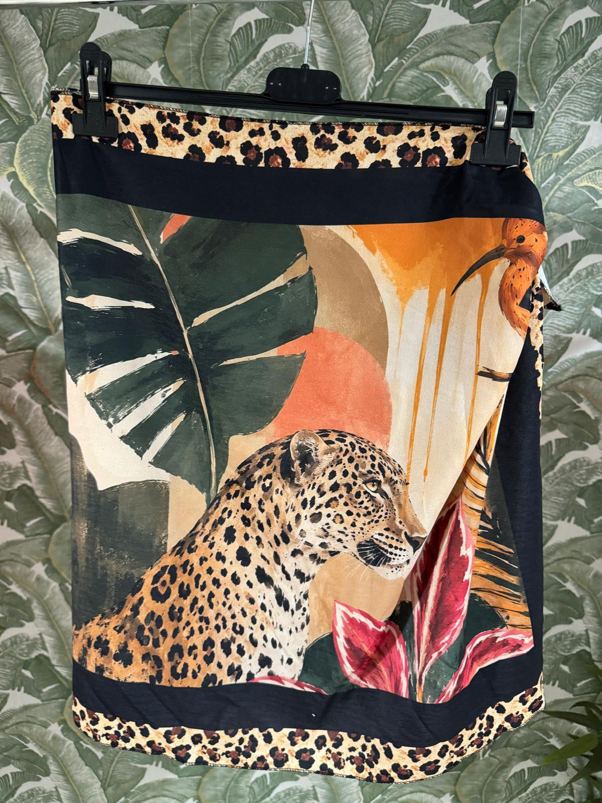 FALDA LAZADA PANTERA NEGRA/LEO