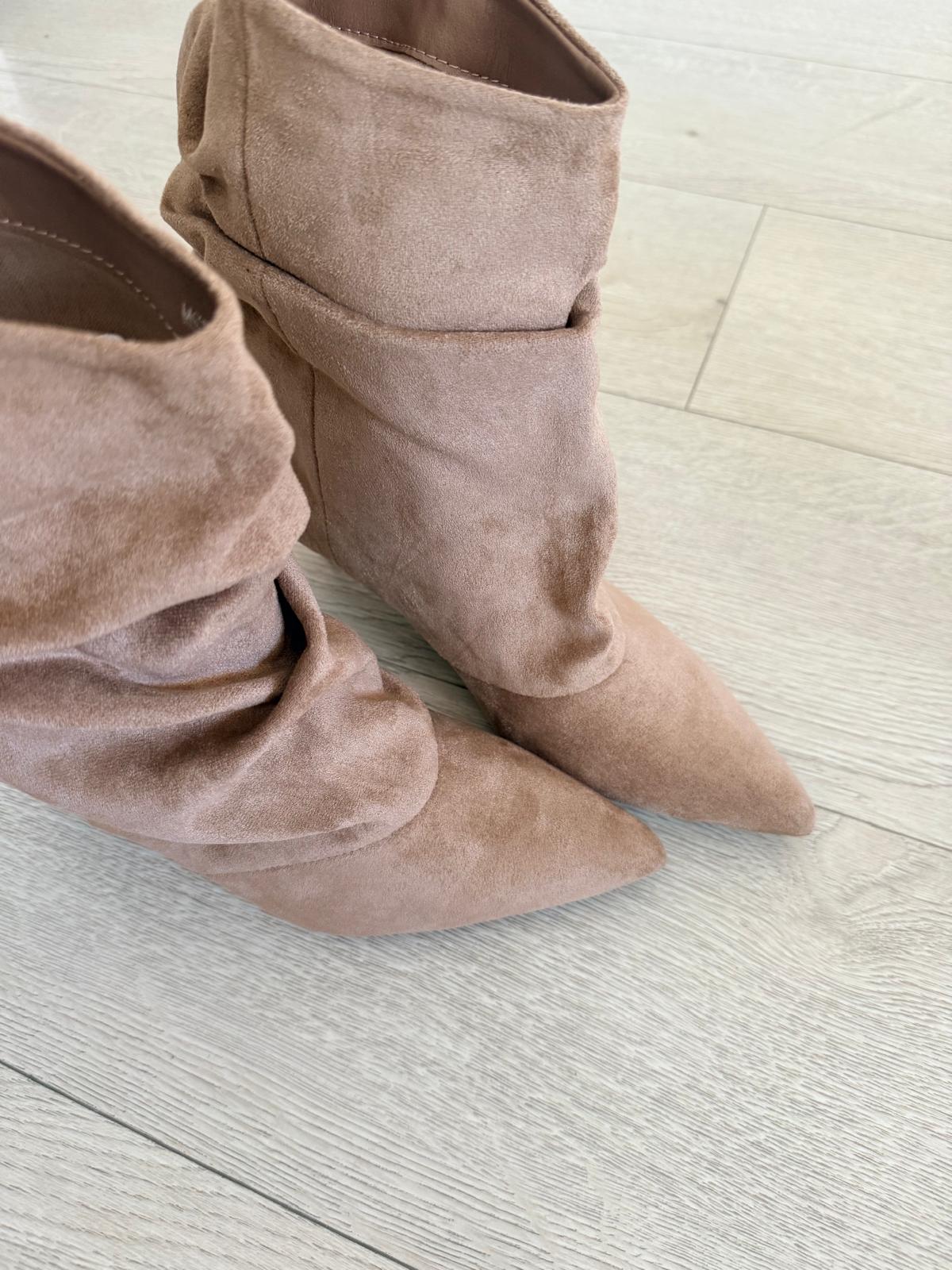 BOTIN ANTELINA FRUNCIDO
