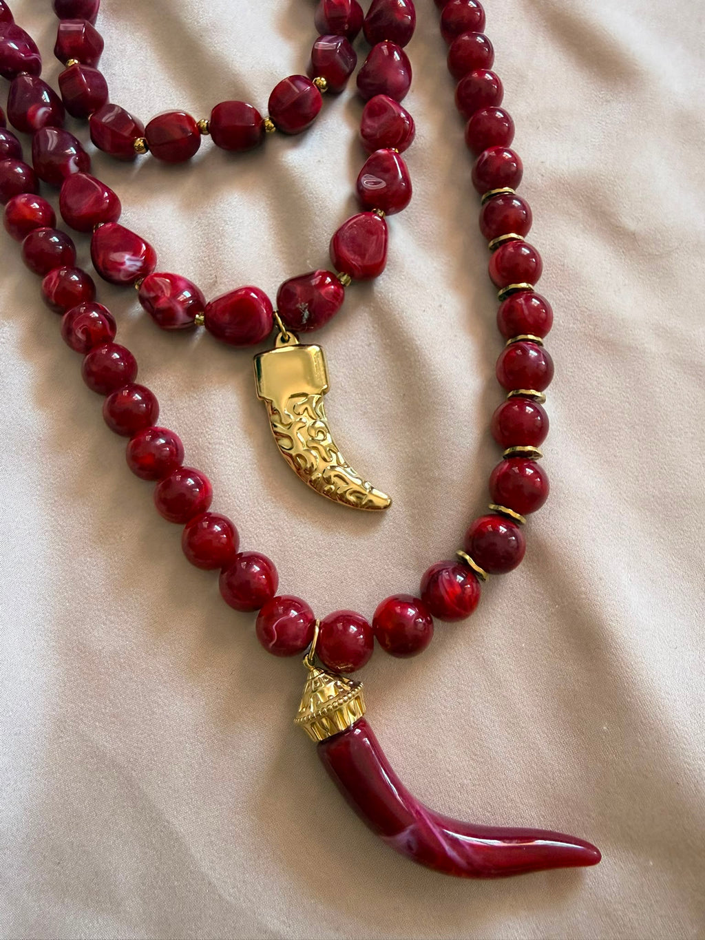 COLLAR CUERNO GRANATE